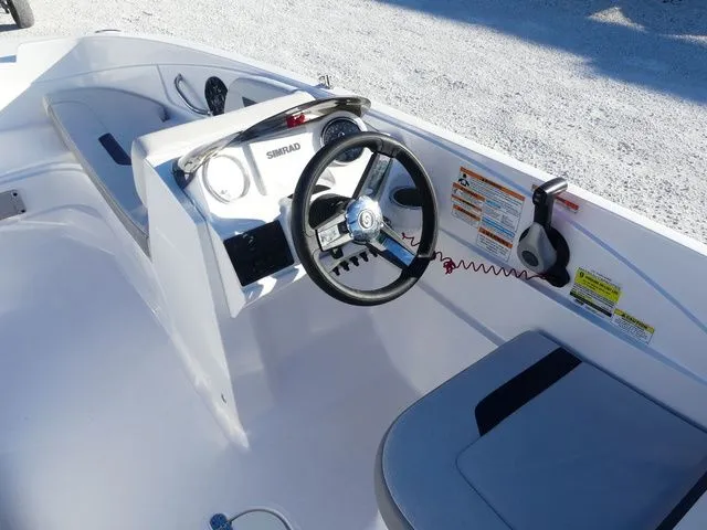 Slide: The Image of Hurricane SunDeck Sport 185 OB 2022 - 7