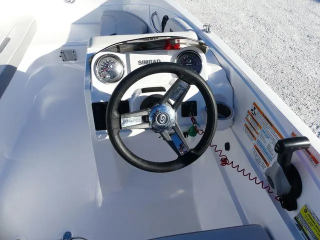 Slide: The Image of Hurricane SunDeck Sport 185 OB 2022 - 8