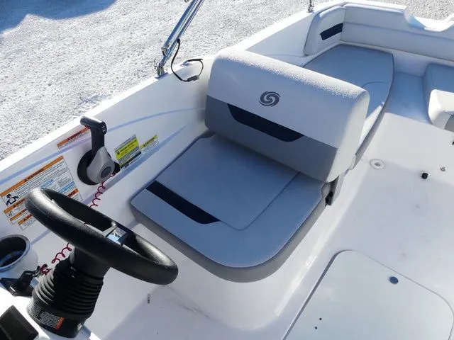 Slide: The Image of Hurricane SunDeck Sport 185 OB 2022 - 9