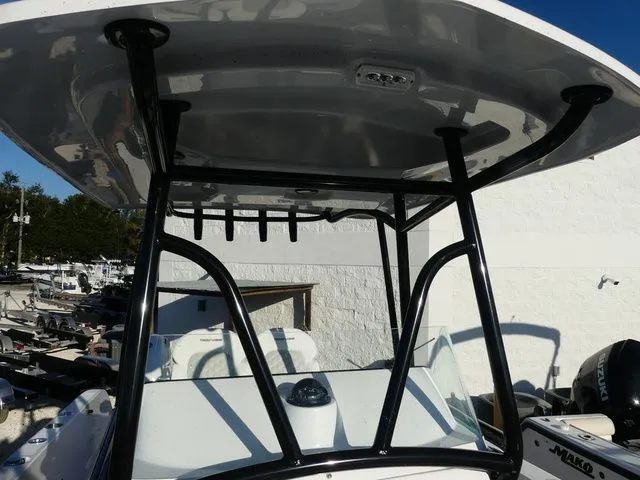 Slide: The Image of Twin Vee 240 Center Console GFX2 2026 - 16