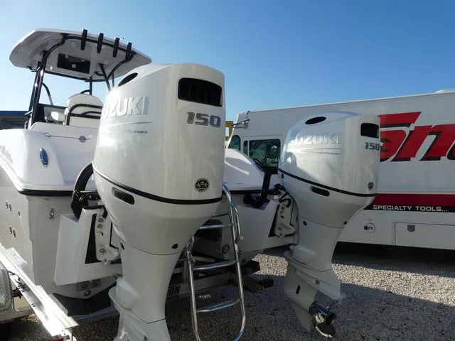 Slide: The Image of Twin Vee 240 Center Console GFX2 2026 - 4