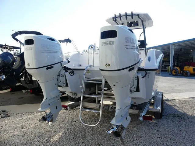 Slide: The Image of Twin Vee 240 Center Console GFX2 2026 - 5