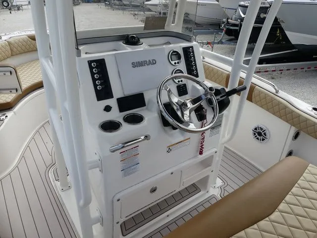 Slide: The Image of Robalo R222 2017 - 7