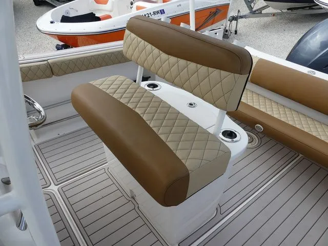 Slide: The Image of Robalo R222 2017 - 8