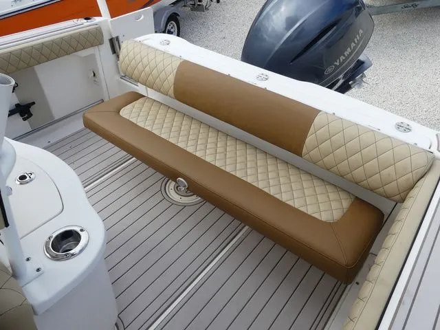 Slide: The Image of Robalo R222 2017 - 9