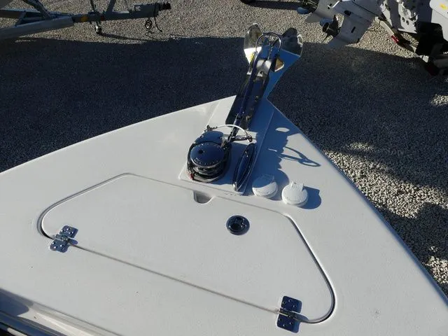 Slide: The Image of Sea Pro 219 DLX 2023 - 17