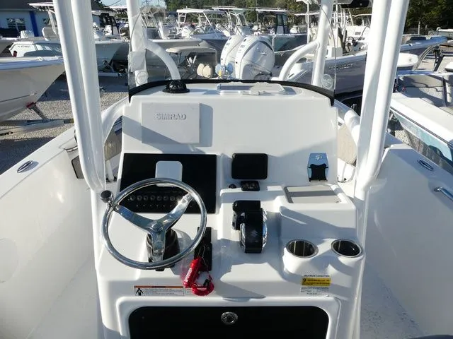 Slide: The Image of Sea Pro 219 DLX 2023 - 6