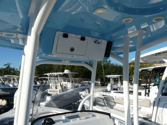 Slide: The Image of Sea Pro 219 DLX 2023 - 8