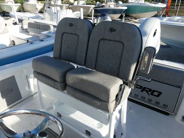 Slide: The Image of Sea Pro 219 DLX 2023 - 9