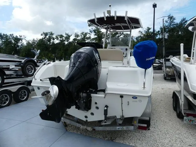 Slide: The Image of Sea Chaser 2100 CC 2013 - 4