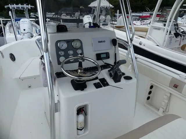 Slide: The Image of Sea Chaser 2100 CC 2013 - 6