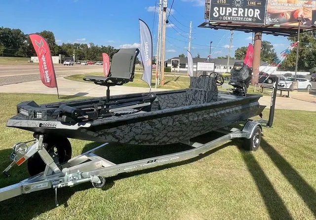 Slide: The Image of Xpress BAYOU 180CC 2026 - 3