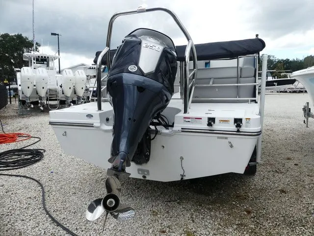 Slide: The Image of Hurricane FunDeck 2360 RE 2026 - 3