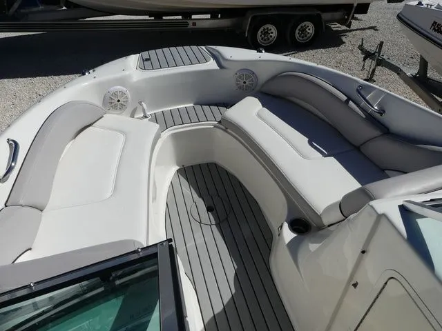 Slide: The Image of Sea Ray 200 Sundeck 2011 - 11