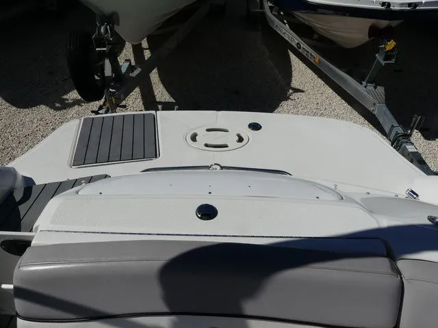 Slide: The Image of Sea Ray 200 Sundeck 2011 - 13