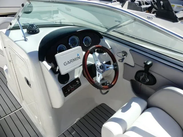 Slide: The Image of Sea Ray 200 Sundeck 2011 - 7