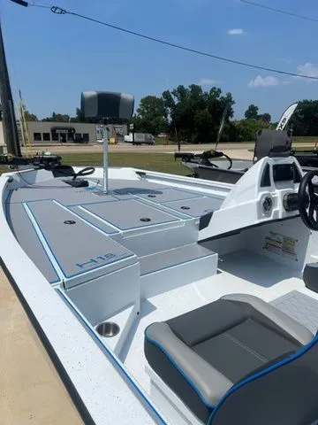 Slide: The Image of Xpress HYPER-LIFT H18 2026 - 9