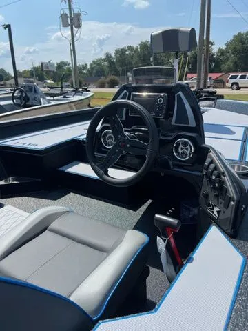 Slide: The Image of Xpress HYPER-LIFT H18 2026 - 9