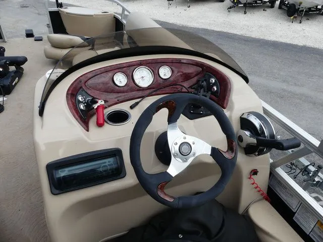 Slide: The Image of Sun Tracker Fishin' Barge 24 DLX 2013 - 3