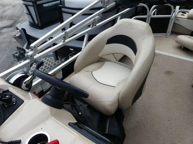 Slide: The Image of Sun Tracker Fishin' Barge 24 DLX 2013 - 4