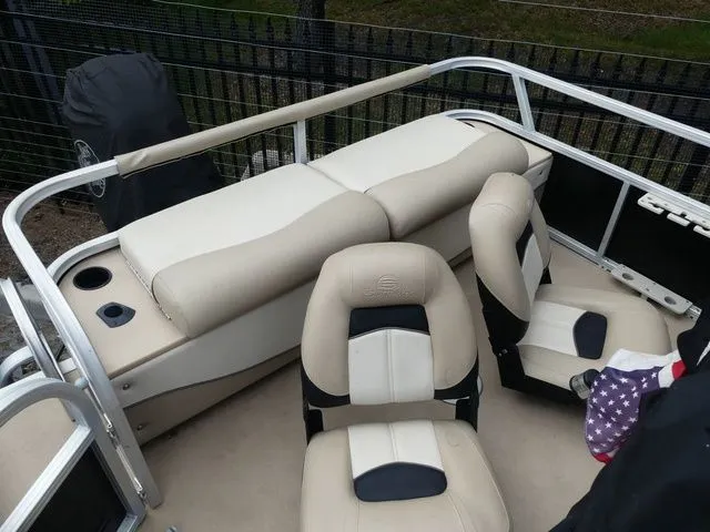 Slide: The Image of Sun Tracker Fishin' Barge 24 DLX 2013 - 9