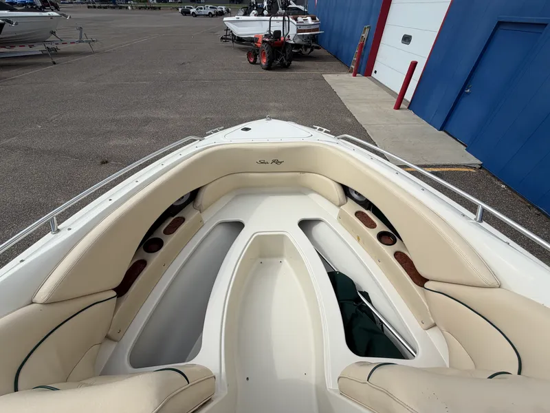 Slide: The Image of Sea Ray 230 1999 - 33