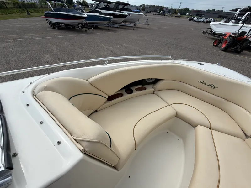 Slide: The Image of Sea Ray 230 1999 - 34