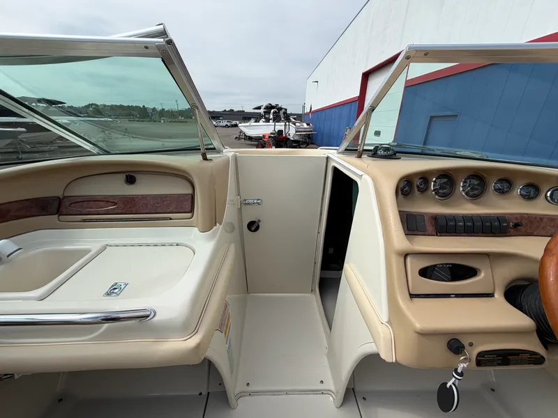 Slide: The Image of Sea Ray 230 1999 - 30