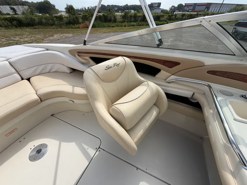 Slide: The Image of Sea Ray 230 1999 - 16