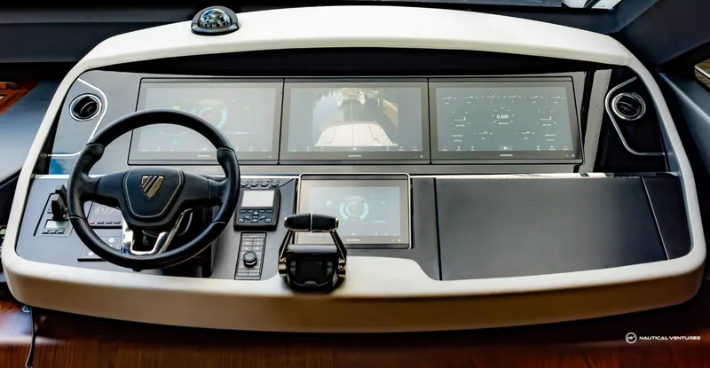 Slide: The Image of Fairline Phantom 65 2023 - 177