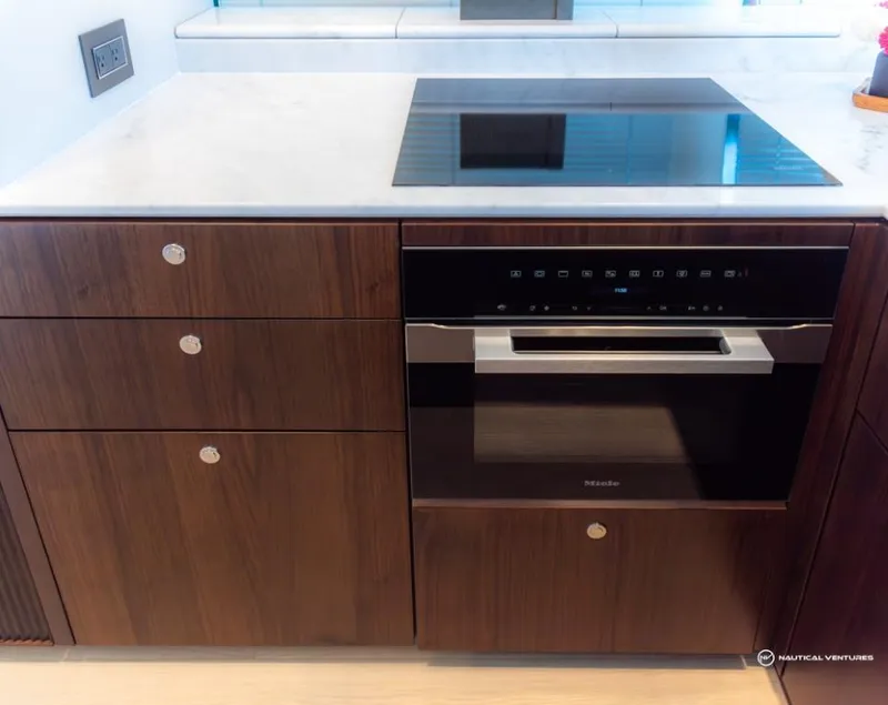 Slide: The Image of Fairline Phantom 65 2023 - 195