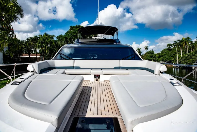 Slide: The Image of Fairline Phantom 65 2023 - 217