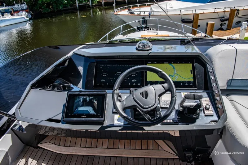 Slide: The Image of Fairline Phantom 65 2023 - 252