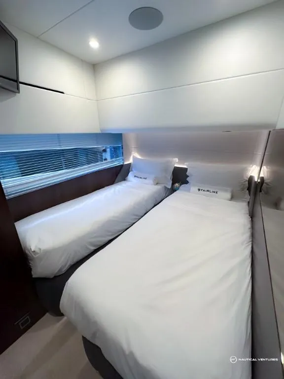 Slide: The Image of Fairline Phantom 65 2023 - 55