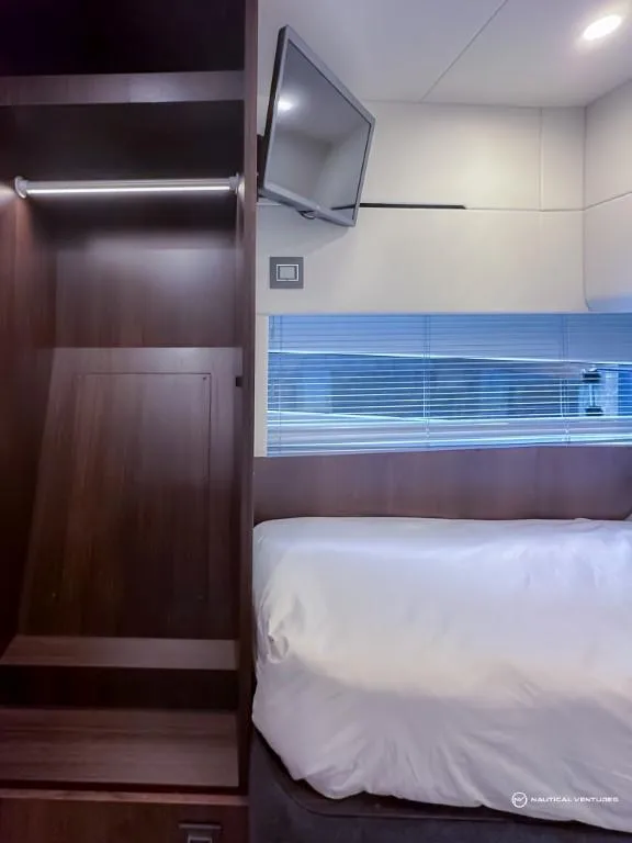 Slide: The Image of Fairline Phantom 65 2023 - 58