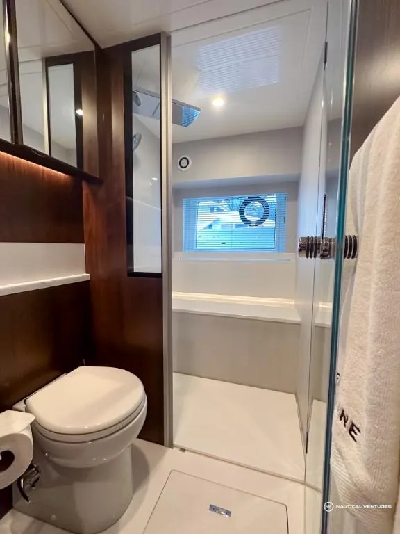 Slide: The Image of Fairline Phantom 65 2023 - 71