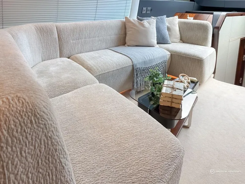 Slide: The Image of Fairline Phantom 65 2023 - 89