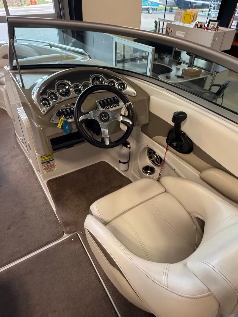 Slide: The Image of Crownline Boats 240 LS 2008 - 10