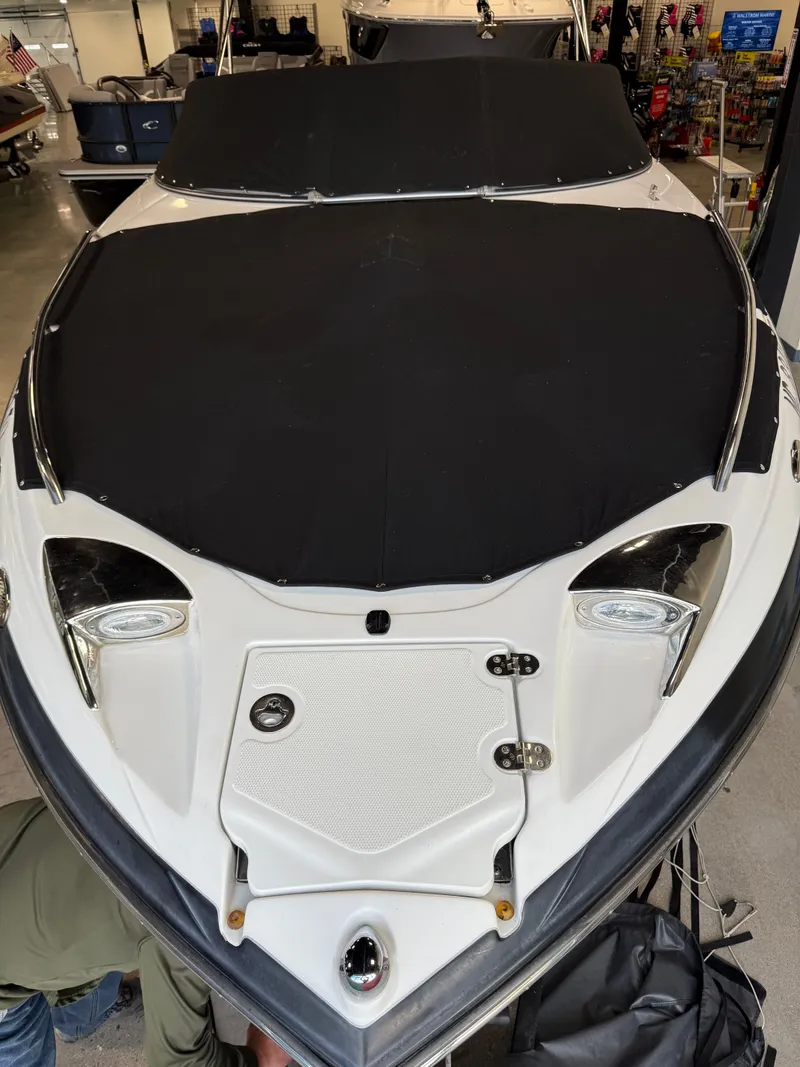 Slide: The Image of Crownline Boats 240 LS 2008 - 19