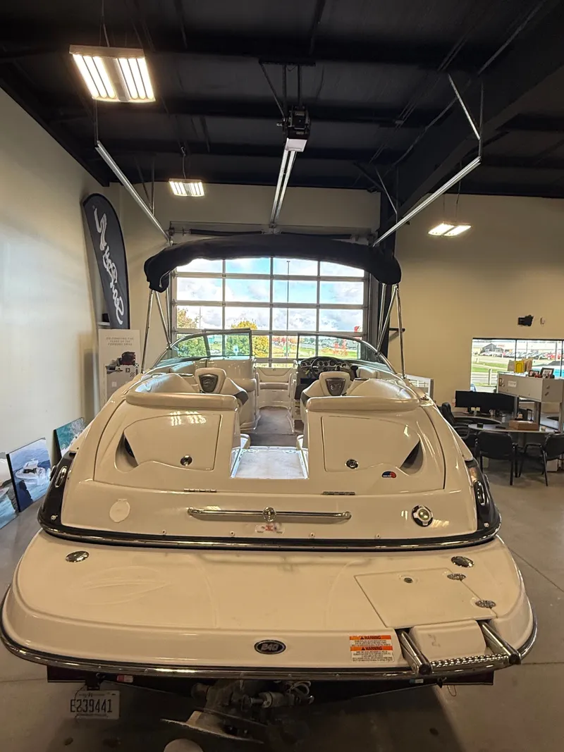 Slide: The Image of Crownline Boats 240 LS 2008 - 4