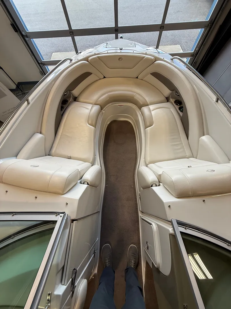Slide: The Image of Crownline Boats 240 LS 2008 - 5
