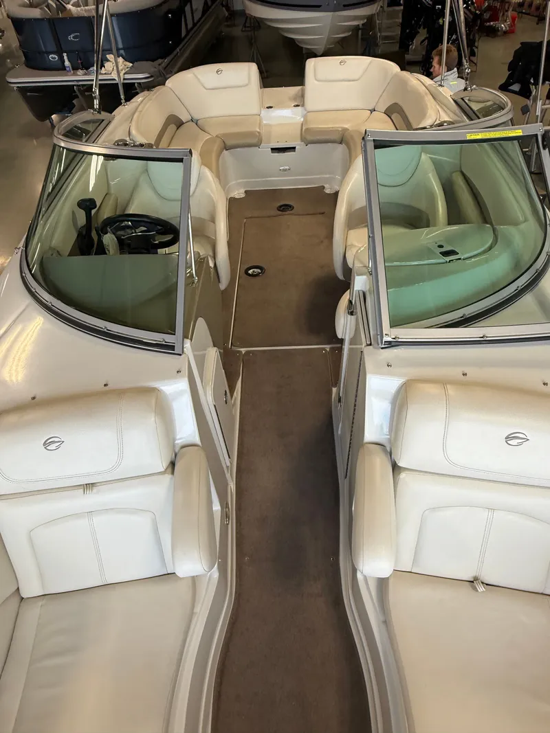 Slide: The Image of Crownline Boats 240 LS 2008 - 6