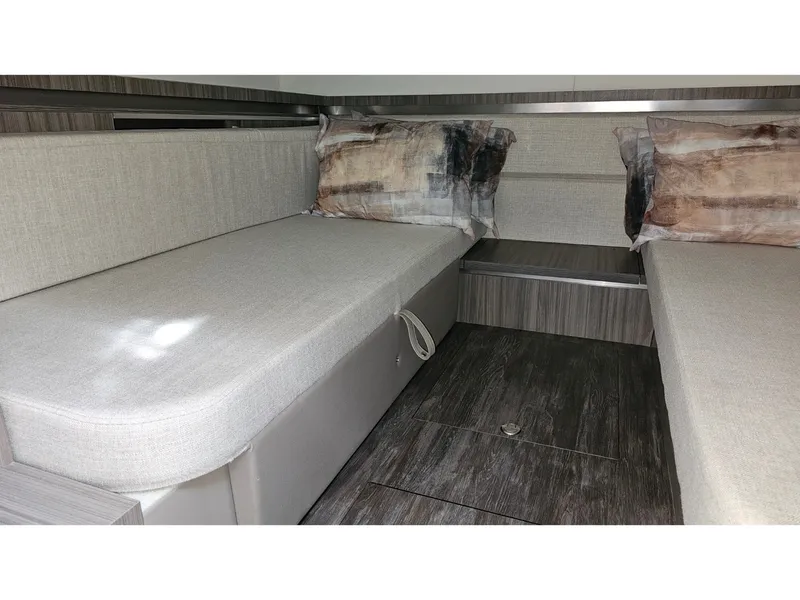 Slide: The Image of Sea Ray 320 SUNDANCER COUPE OB 2026 - 13