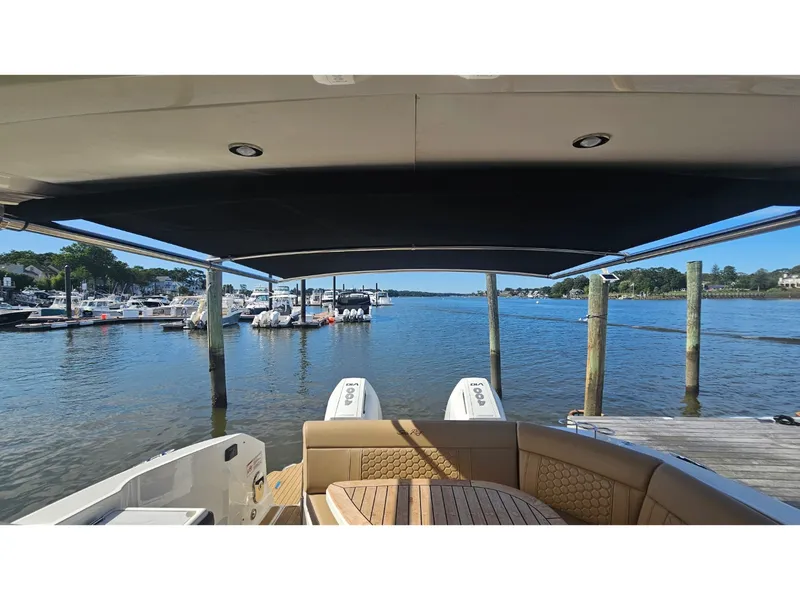 Slide: The Image of Sea Ray 320 SUNDANCER COUPE OB 2026 - 53