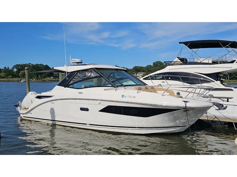 Slide: The Image of Sea Ray 320 SUNDANCER COUPE OB 2026 - 56