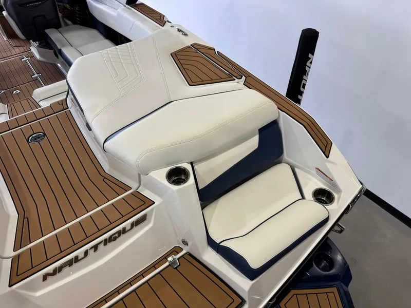 Slide: The Image of Nautique Super Air Nautique G23 2021 - 11