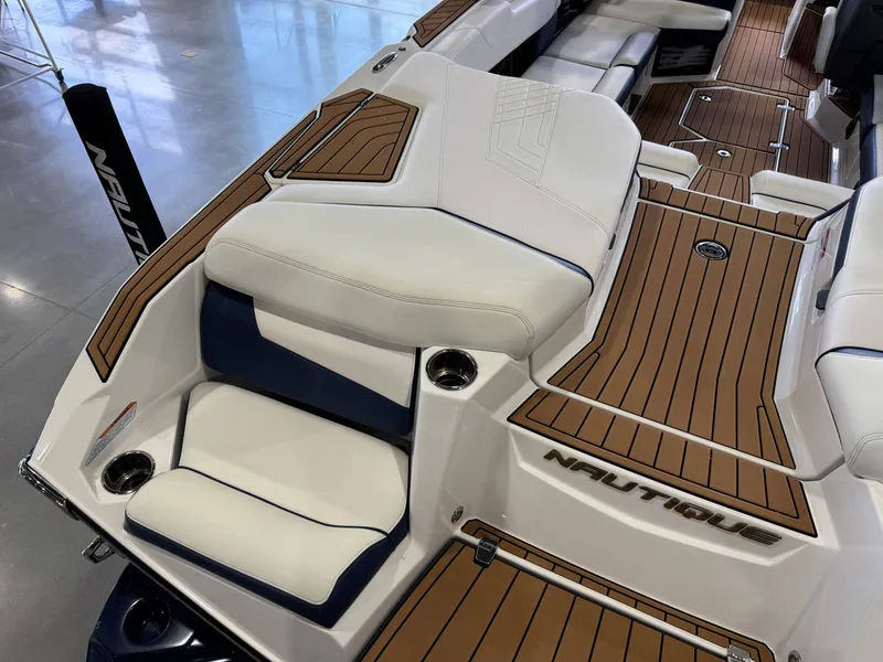 Slide: The Image of Nautique Super Air Nautique G23 2021 - 12