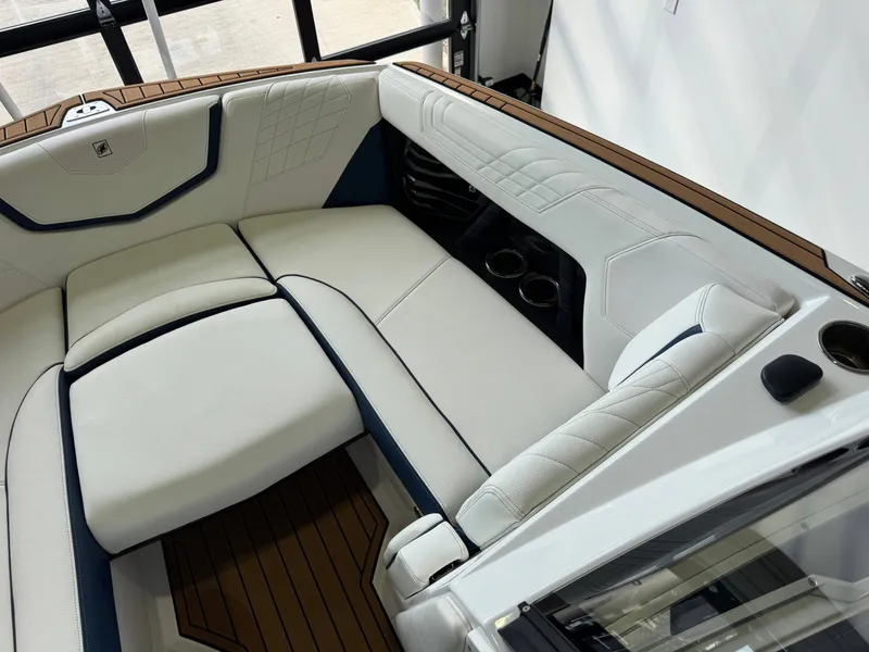 Slide: The Image of Nautique Super Air Nautique G23 2021 - 18