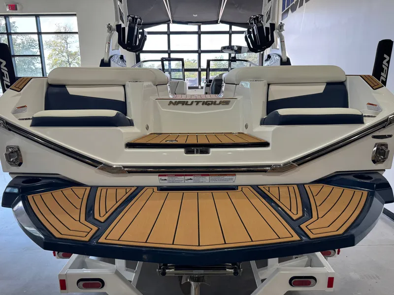 Slide: The Image of Nautique Super Air Nautique G23 2021 - 8