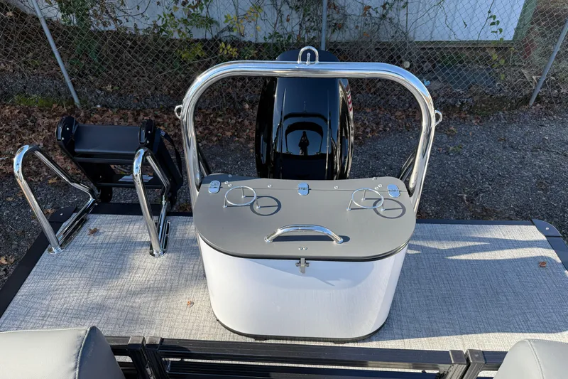 Slide: The Image of 2026 Tahoe Pontoon LTZ Quad Lounger with sleek design and modern features. - 6